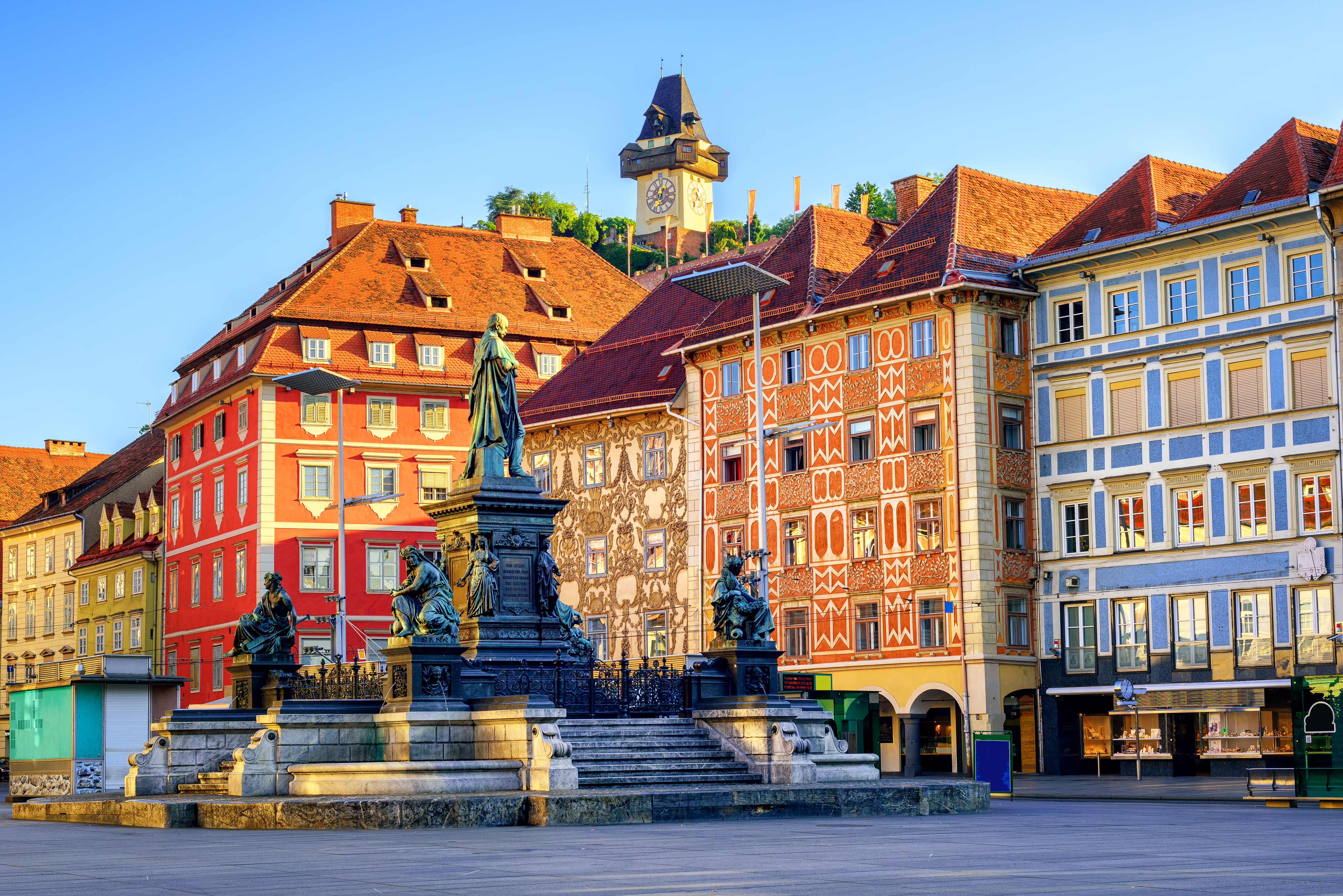 Torre del Reloj en el casco antiguo de Graz, Austria © Boris Stroujko / Shutterstock