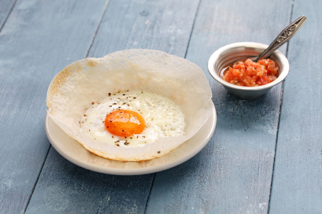 Para desayunar, un crujiente 'hopper' con huevo frito, Sri Lanka © bonchan / Getty Images