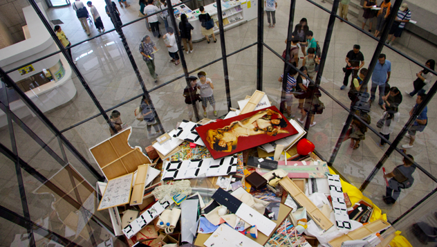 Art Bin (2010/2014), de Michael Landy, instalación de la Yokohama Triennale 2014, Yokohama, sur de Tokio, Japón © Simon Richmond / Lonely Planet