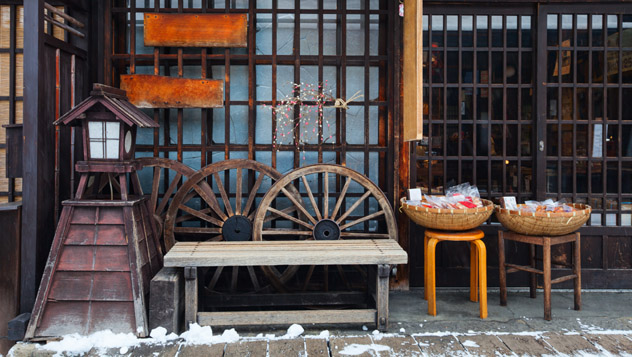 Tienda en el centro del casco antiguo de Takayama, Japón © BlueOrange Studio / Shutterstock
