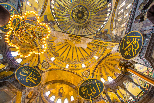 Santa Sofía, Estambul, Turquía © sinerji / Shutterstock