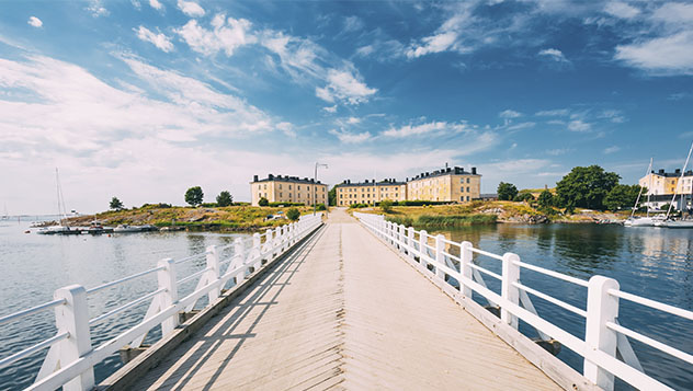 Puente de acceso a la fortaleza de Suomenlinna 