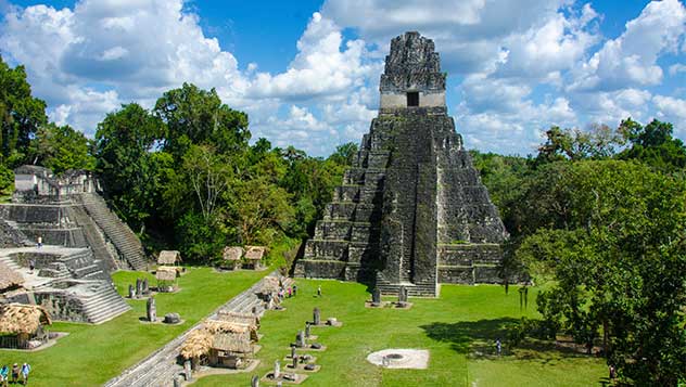 Píramide maya del Templo V, Tikal (Guatemala)