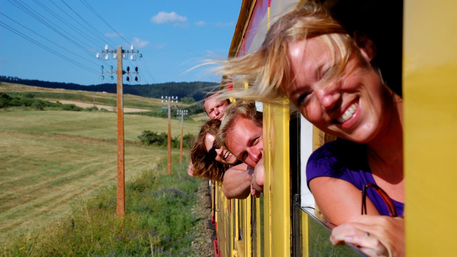 En tren por los Pirineos orientales, Languedoc-Rosellón, Francia 