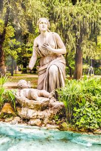 Fuente clásica en el parque de Villa Borghese ©bwzenith/Getty Images