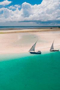 Playa de arena blanca de la isla de Pemba, Zanzíbar