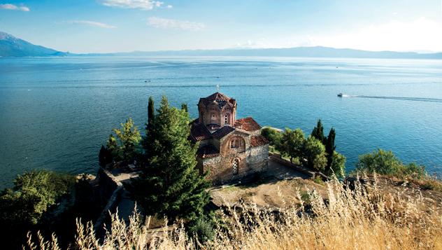 Iglesia ortodoxa de Sveti Jovan en Kaneo, sobre el lago Ohrid, Macedonia
