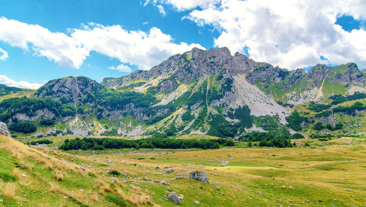 Escarpados paisajes del norte de Montenegro