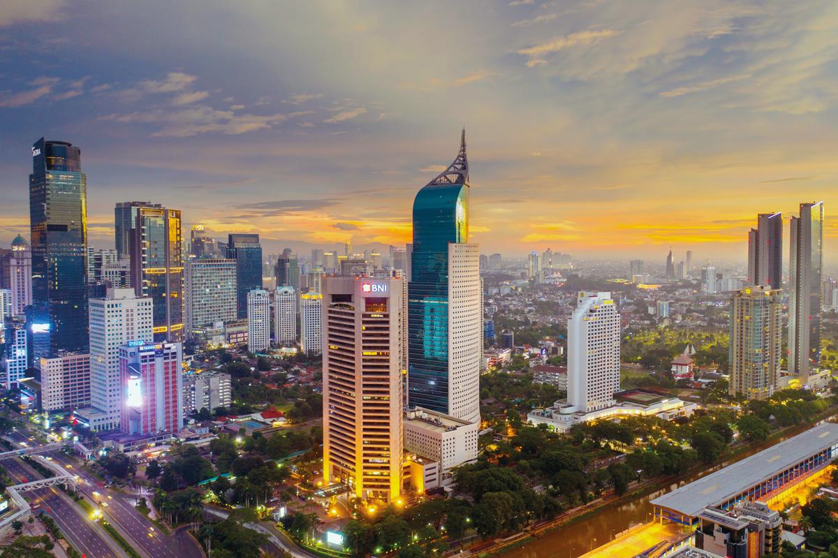 Wisma 46 y rascacielos del centro de Yakarta.