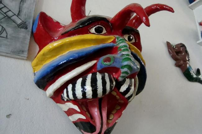 Artesanía de Jacmel, máscaras de papel 'maché', Haití