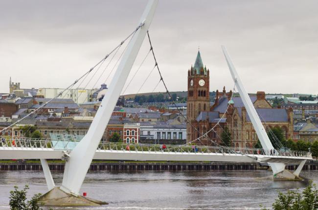 Puente de la Paz, Derry, Irlanda