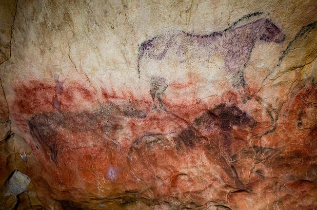 Pinturas rupestres de lPanel Principal de la Cueva Tito Bustillo, Asturias, España
