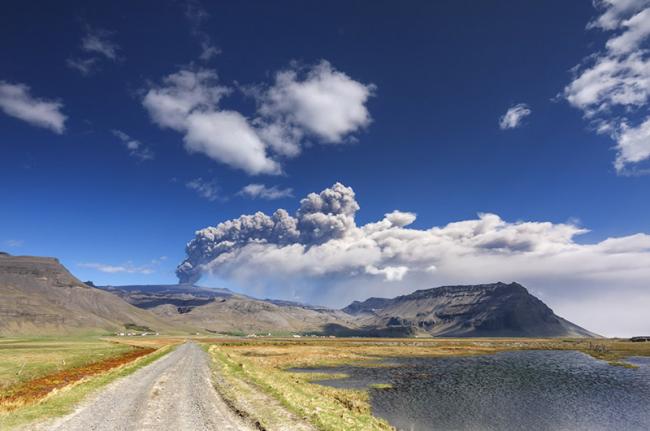 El humeante volcán Eyjafjallajökull, Fimmvörðuháls