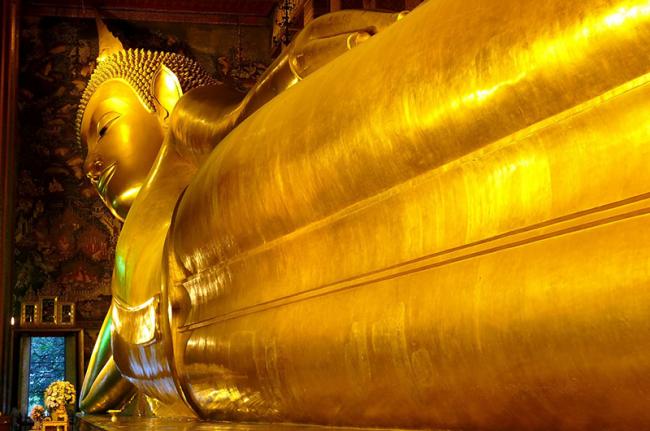Buda reclinado de Wat Pho, Bangkok, Tailandia