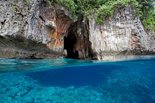 Cueva de las Golondrinas, Tonga
