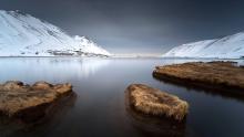 El espectacular y bello Siglufjörður es solo uno de los atractivos de la ruta por la Ruta de la Costa Ártica en Islandia
