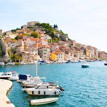 Vista de la ciudad de Šibenik, Dalmacia, Croacia.