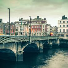 Puente O'Conell en Dublín, Irlanda