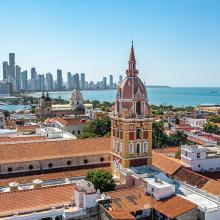 Imágenes de drones de Cartagena de Indias, Colombia desde arriba. Bocagrande, Centro Histórico
