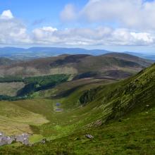 Paisaje de montaña con nubes. Knockmealdown Mountains, Co. Tipperary, Irlanda 