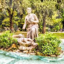 Fuente clásica en el parque de Villa Borghese ©bwzenith/Getty Images