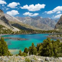 Lago Alaudin en las montañas Fann, Tayikistán.