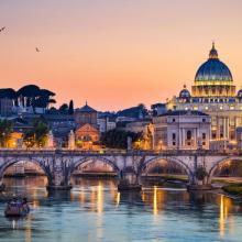 Ponte Sant'Angelo y la basílica de San Pedro © Michael Abid / 500px