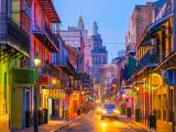 Barrio francés de noche, Nueva Orleans, costa este de EEUU