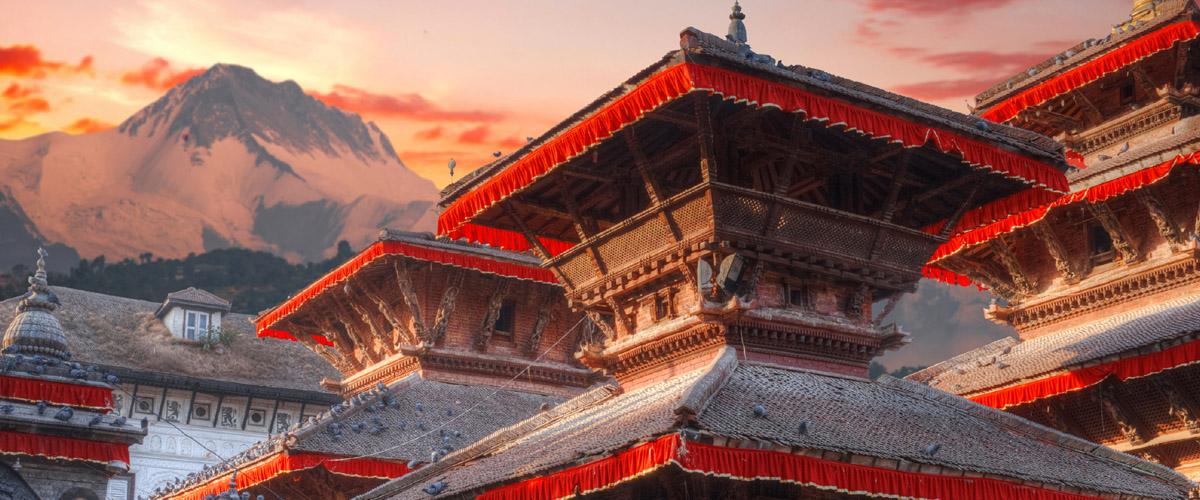Patan "viste" de rojo, Nepal
