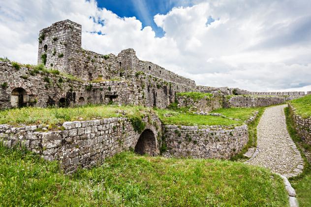 Castillo de Rozafa. ©saiko3p/Shutterstock