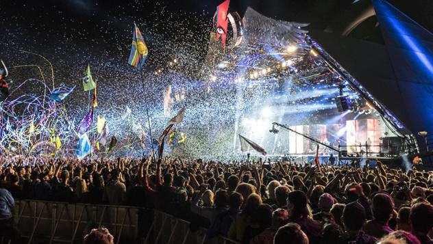  Pyramid Stage, Glastonbury Festival, Worthy Farm, Inglaterra © benny hawes / Shutterstock