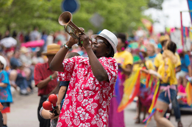 Música de ambiente en las calles. © Roberto Galan/Getty Images