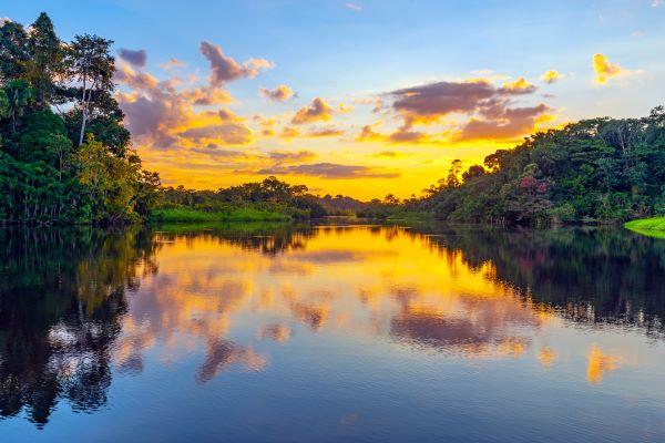 Atardecer en el Parque Nacional Yasuní