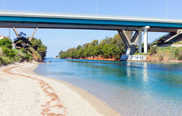 Puente de Nea Potidea hasta Casandra. © Lefteris Papaulakis/Shutterstock