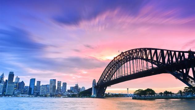 Vista de la Bahía de Sídney al atardecer desde Kirribilli, al norte de la ciudad, Australia © Javen / Shutterstock